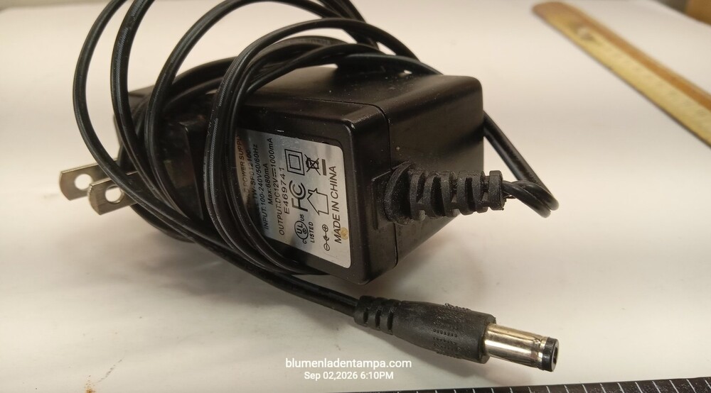12V 1A AC Adapter Switching Power Supply TW-SP012100 1000mA DC Plug